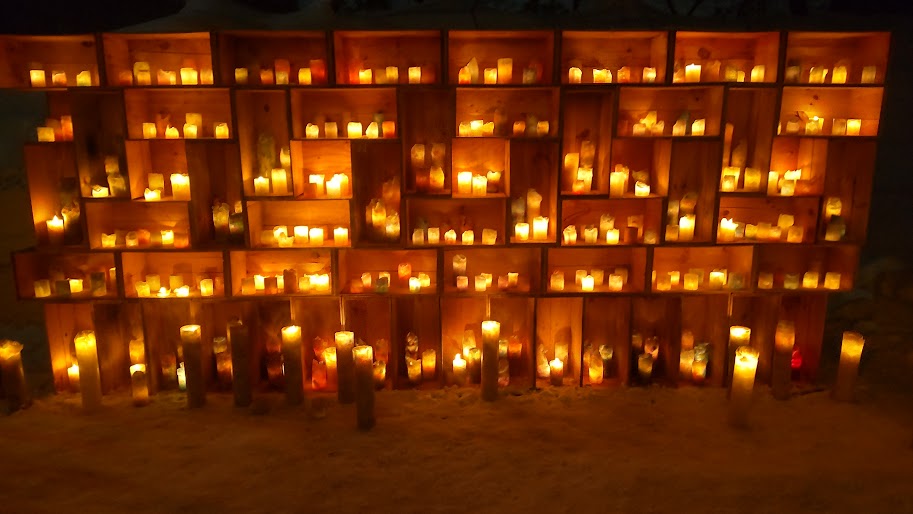 弘前城雪燈籠まつりの様子