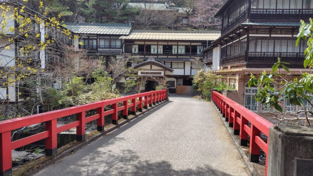 四万温泉