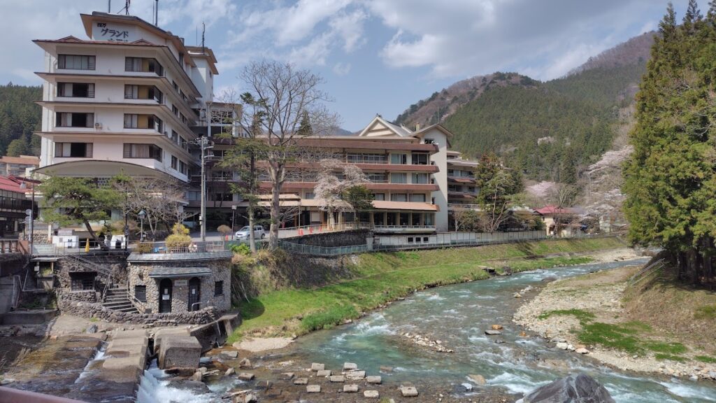 四万温泉
